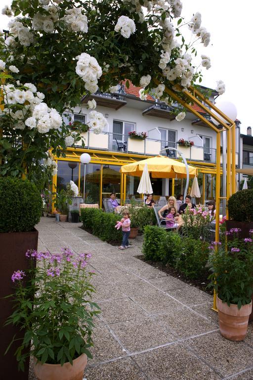 Hotel & Restaurant Seehof Podersdorf am See Exteriör bild